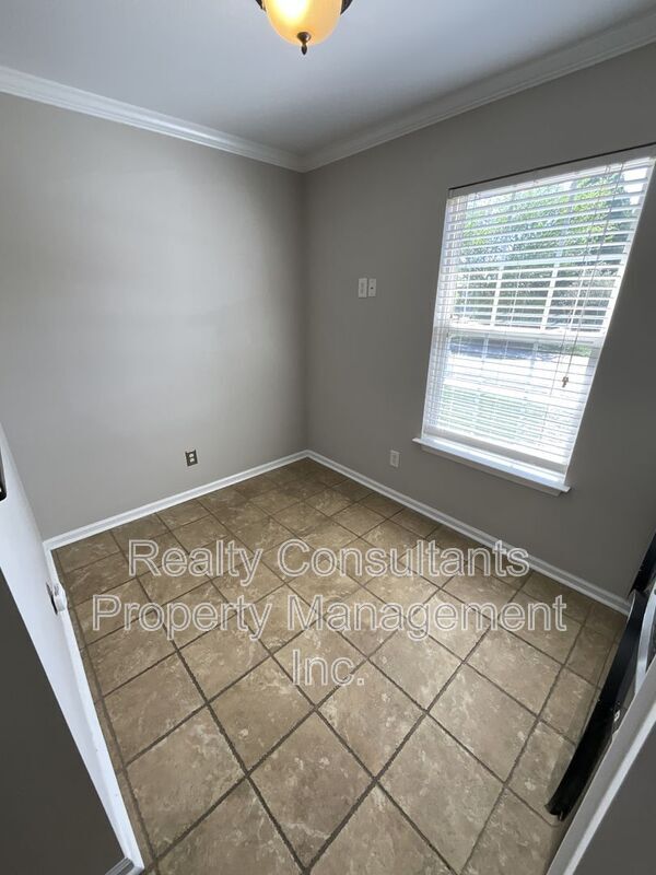 Building Photo - 300 Mourning Dove Terrace