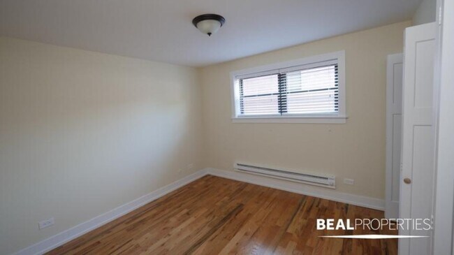 Building Photo - 1 bedroom in CHICAGO IL 60614
