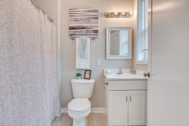 Building Photo - 53 Foal Ln