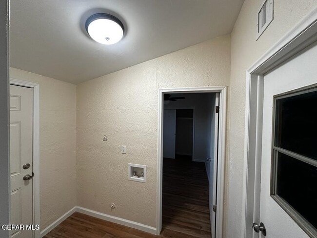 Building Photo - 7121 Alto Rey Ave