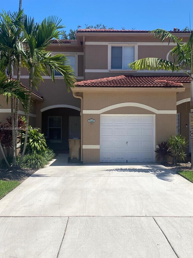 Primary Photo - 7660 S Southwood Cir