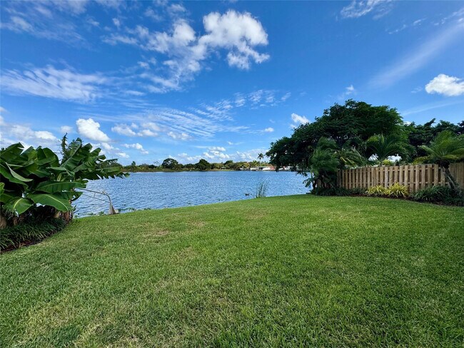 Building Photo - 1780 NW 39th Pl