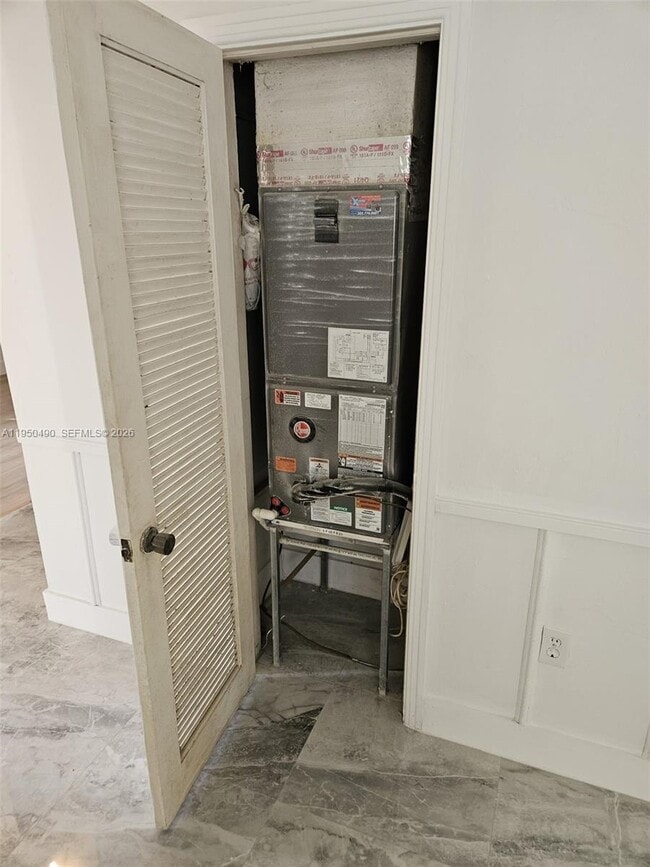 Building Photo - 5660 SW 78th St