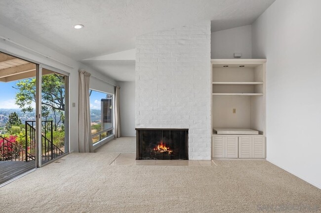 Building Photo - 6371 Dwane Ave