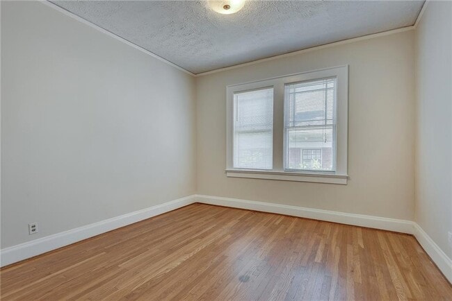 Building Photo - 812 Adair Ave NE