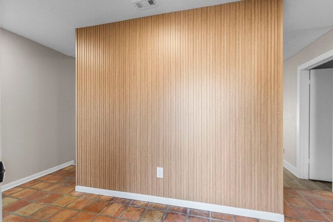 Building Photo - 14007 Overbrook Ln