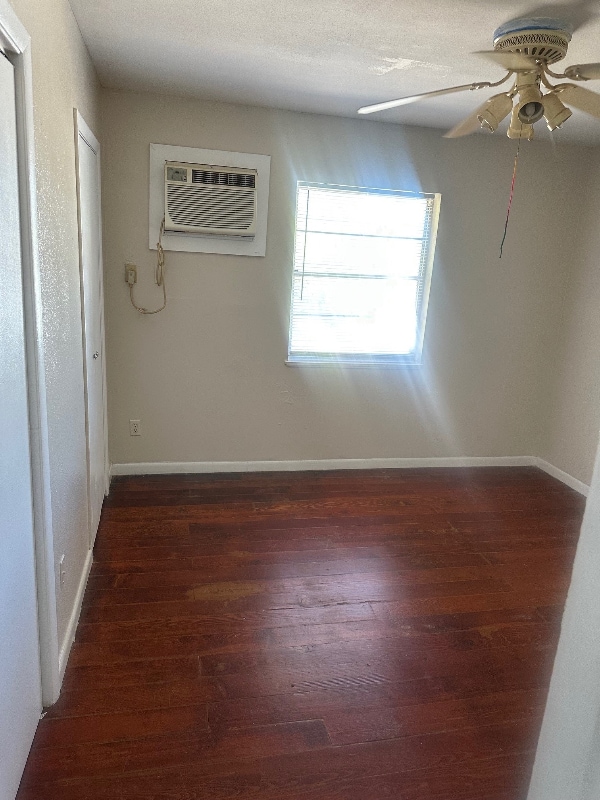 Building Photo - 3701 Sleeper Ave