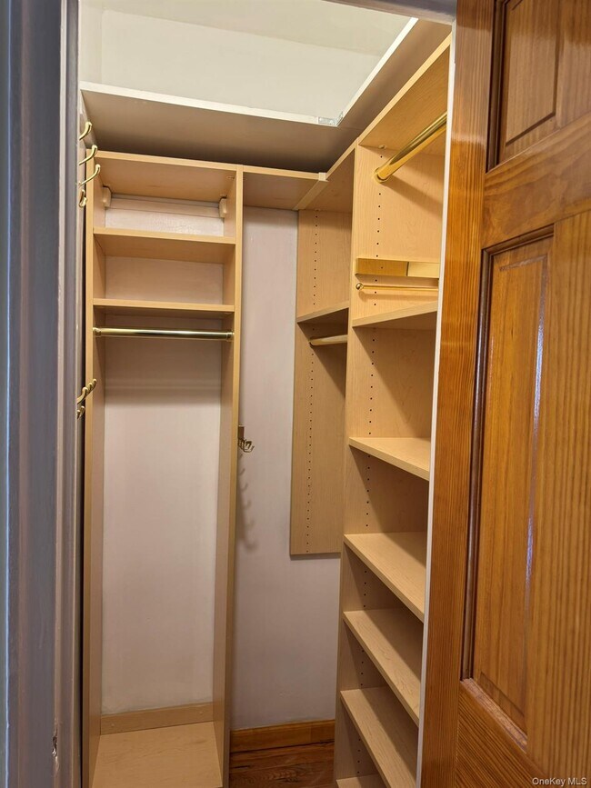 Building Photo - 102-40 67th Dr