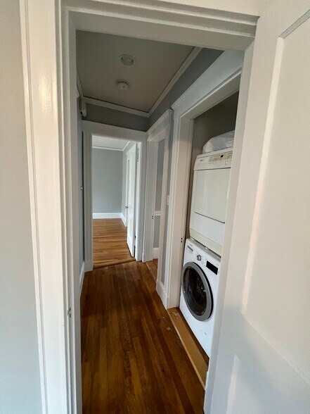 Building Photo - 30 Roseway St