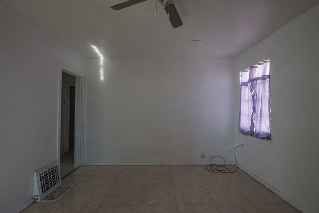 Building Photo - 2 br, 1 bath House - 1113 Huckleberry
