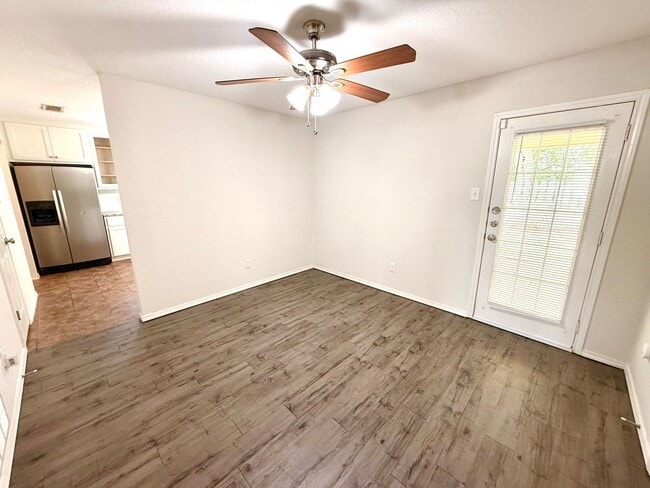 Building Photo - Available Now! Charming Single-Story Home in Waco with Modern Finishes & Spacious Yard