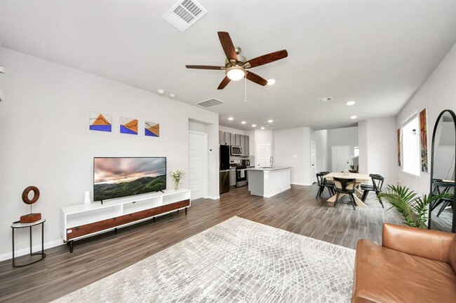 Building Photo - 2473 Carp Dr