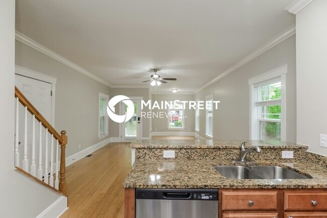 Building Photo - 3 Bedroom Pet-Friendly Home in CHARLOTTE, ...