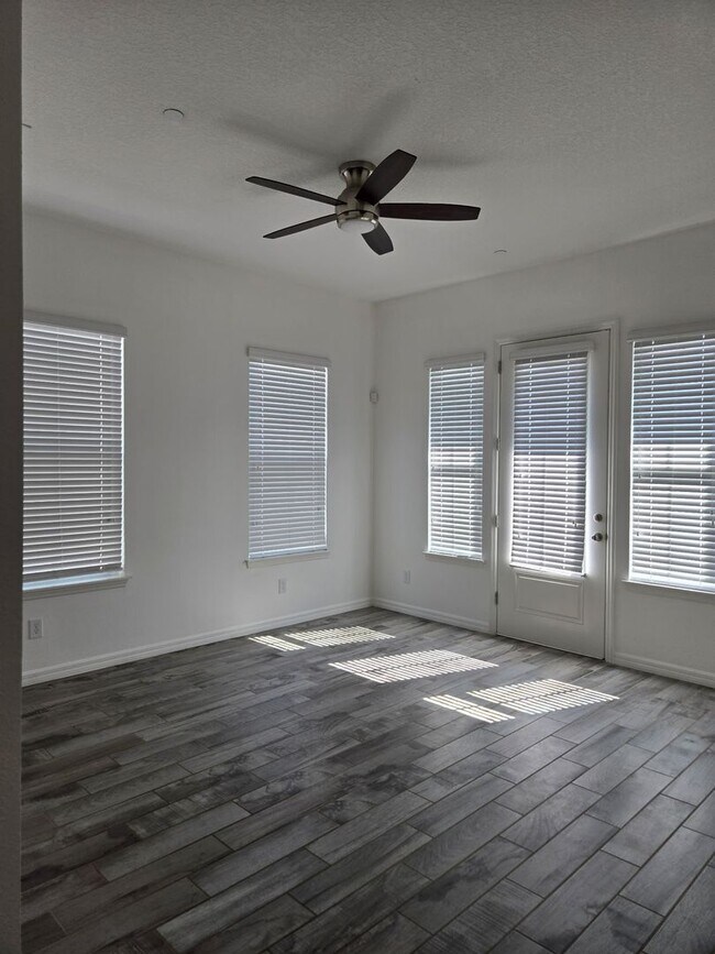 Building Photo - 462 Windmill Palm Cir