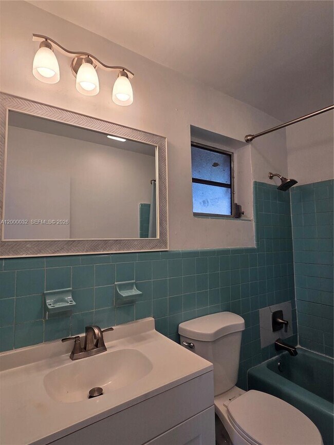 Building Photo - 400 NE 142nd St