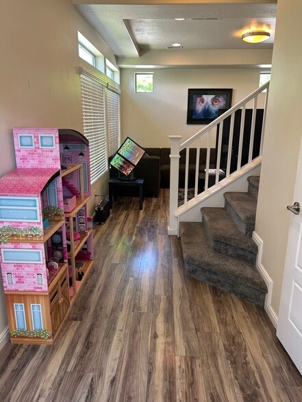 Building Photo - 376 S 780 E