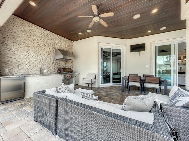 Building Photo - 760 Golden Bear Dr