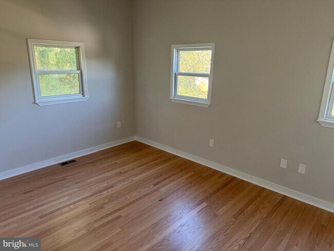 Building Photo - 5426 Enid Pl