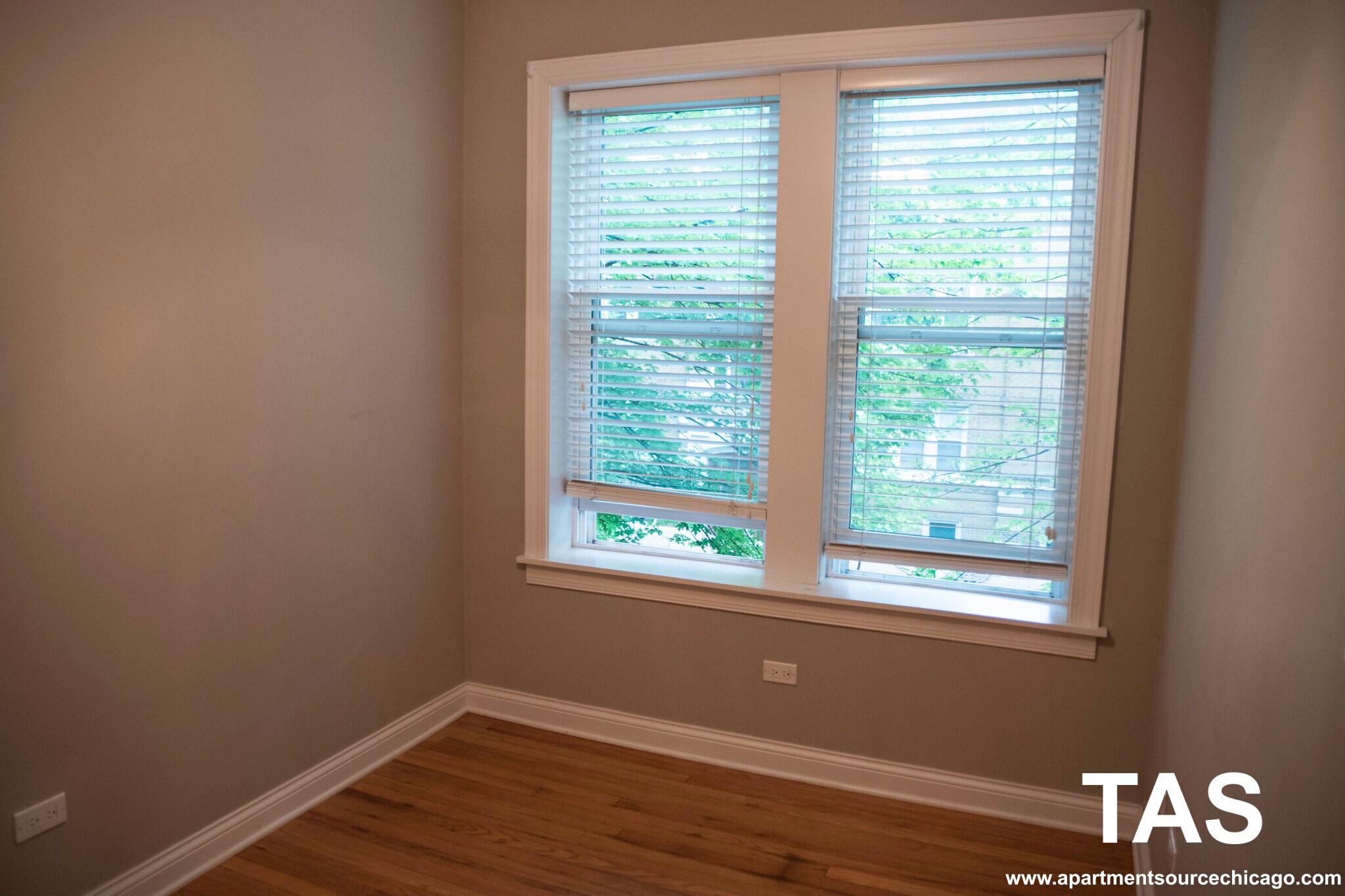 Building Photo - 3804 N Marshfield Ave