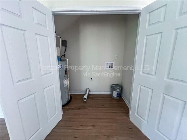 Building Photo - 6590 Old Still Trail