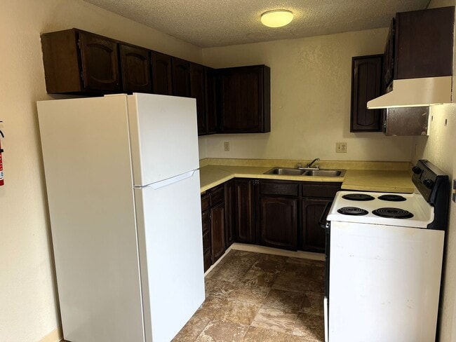 Building Photo - 608-610 W Henderson [PRM: Brittany] (2)