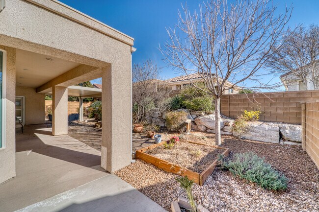 Building Photo - 4593 S Flaming Arch Dr