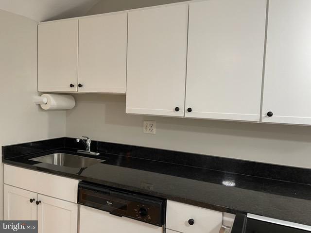 Building Photo - 303 Granville Dr