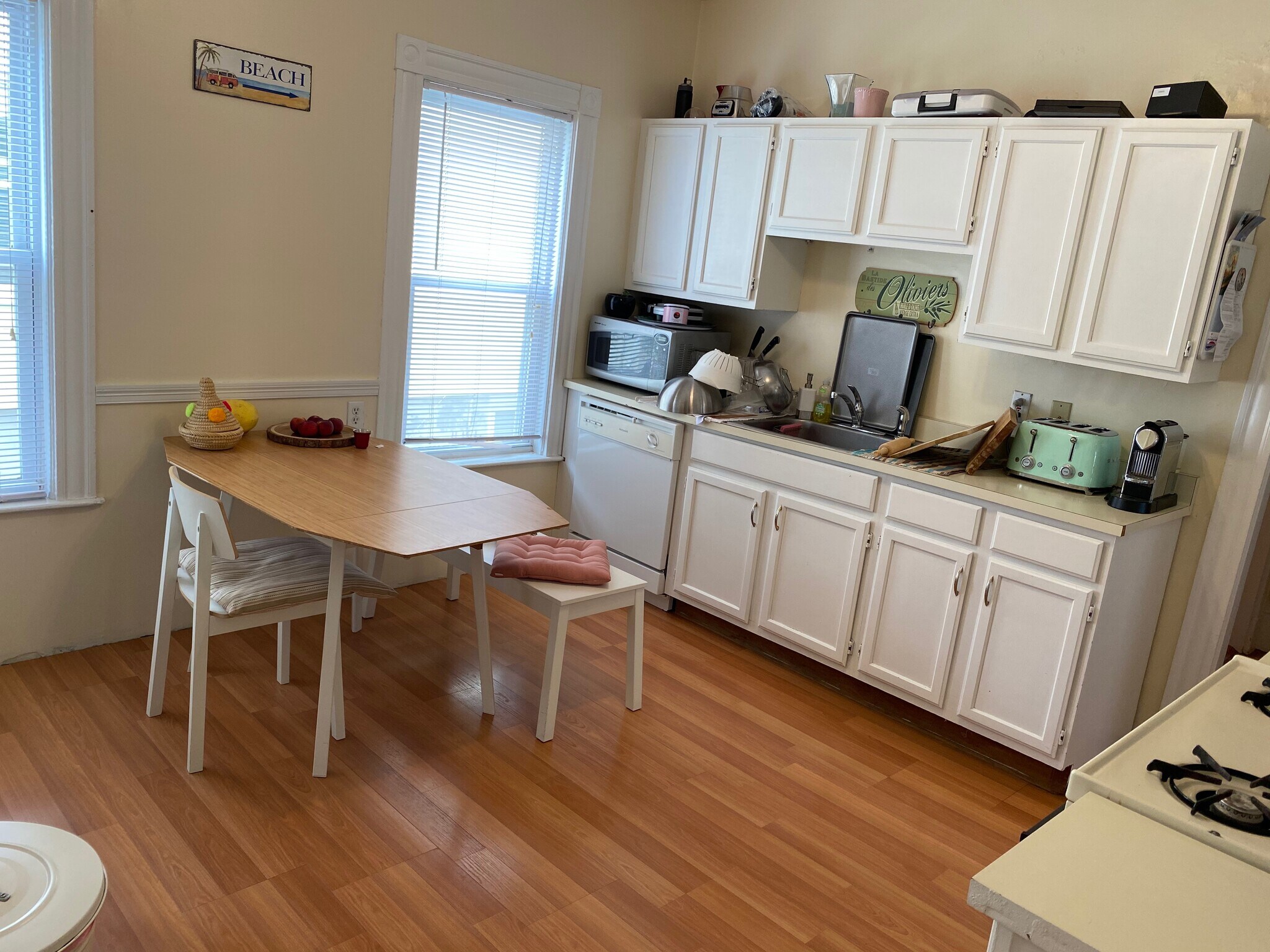 Building Photo - 102 Rogers Ave