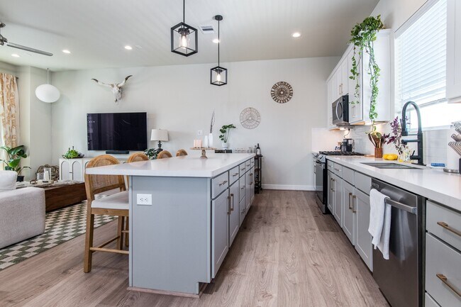 Building Photo - 4919 Avenue J