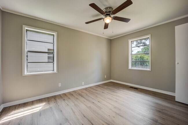 Building Photo - 2816 Memphis St