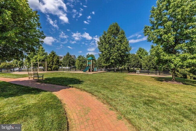 Building Photo - 3635 Stone Barn Dr