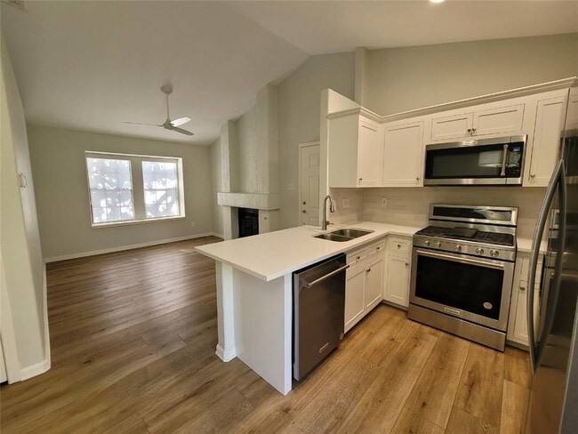 Building Photo - 4306 Bonnell Vista Cove