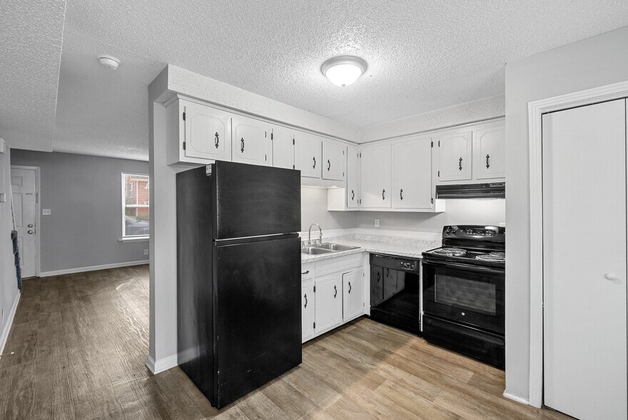 Building Photo - 815 Golf View Pl
