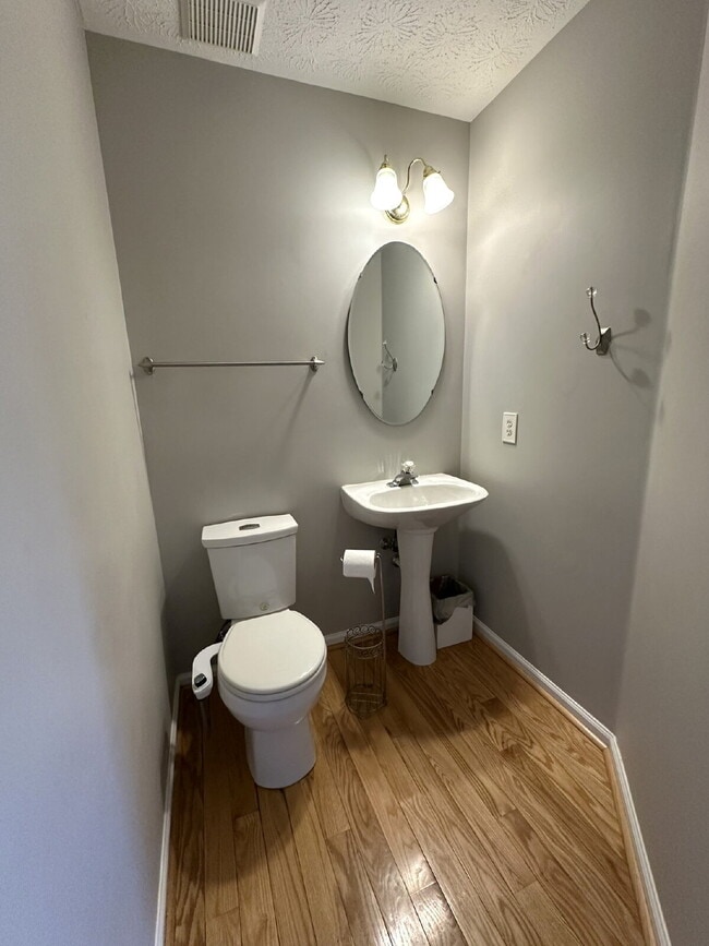 Building Photo - End-Unit Townhome in Owings Mills