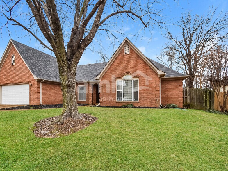 Building Photo - 1926 Bohemia Dr