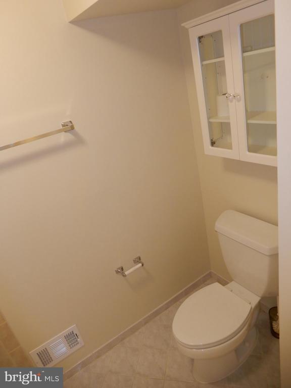 Building Photo - 7014 Maple Tree Ln