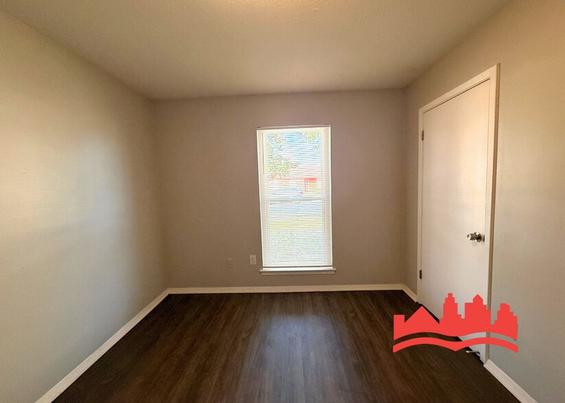 Building Photo - 19 Sullivan Dr