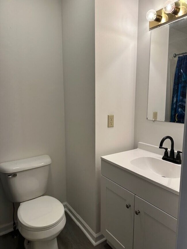 Building Photo - 26 Petersburg Ln