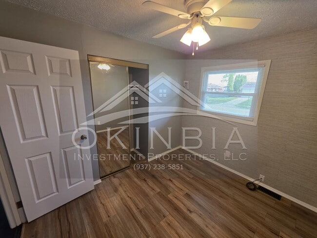 Building Photo - 4915 Rockland Dr