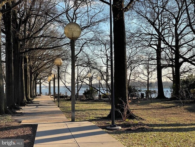 Building Photo - 520 N St SW