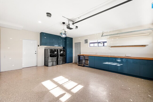 Building Photo - 3156 Dona Emilia Dr