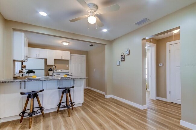 Building Photo - 1800 12th Ave S