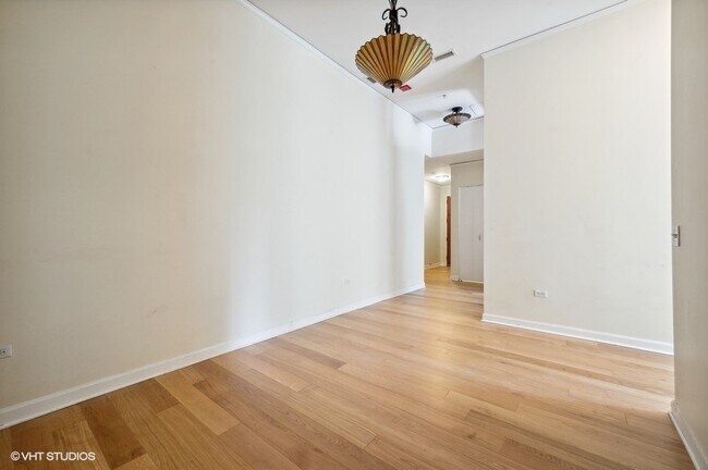 Building Photo - 201 N Westshore Dr