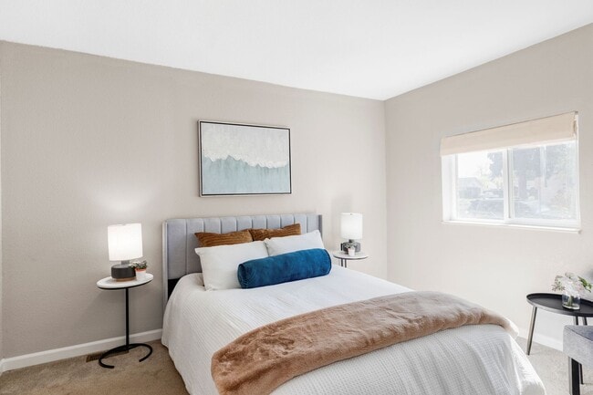 Building Photo - Spectacular 3-Bedroom, 2-Bathroom Home – M...