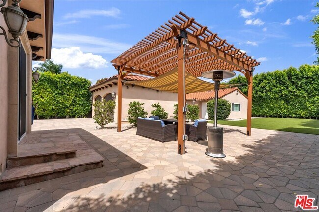 Building Photo - 5310 Leghorn Ave