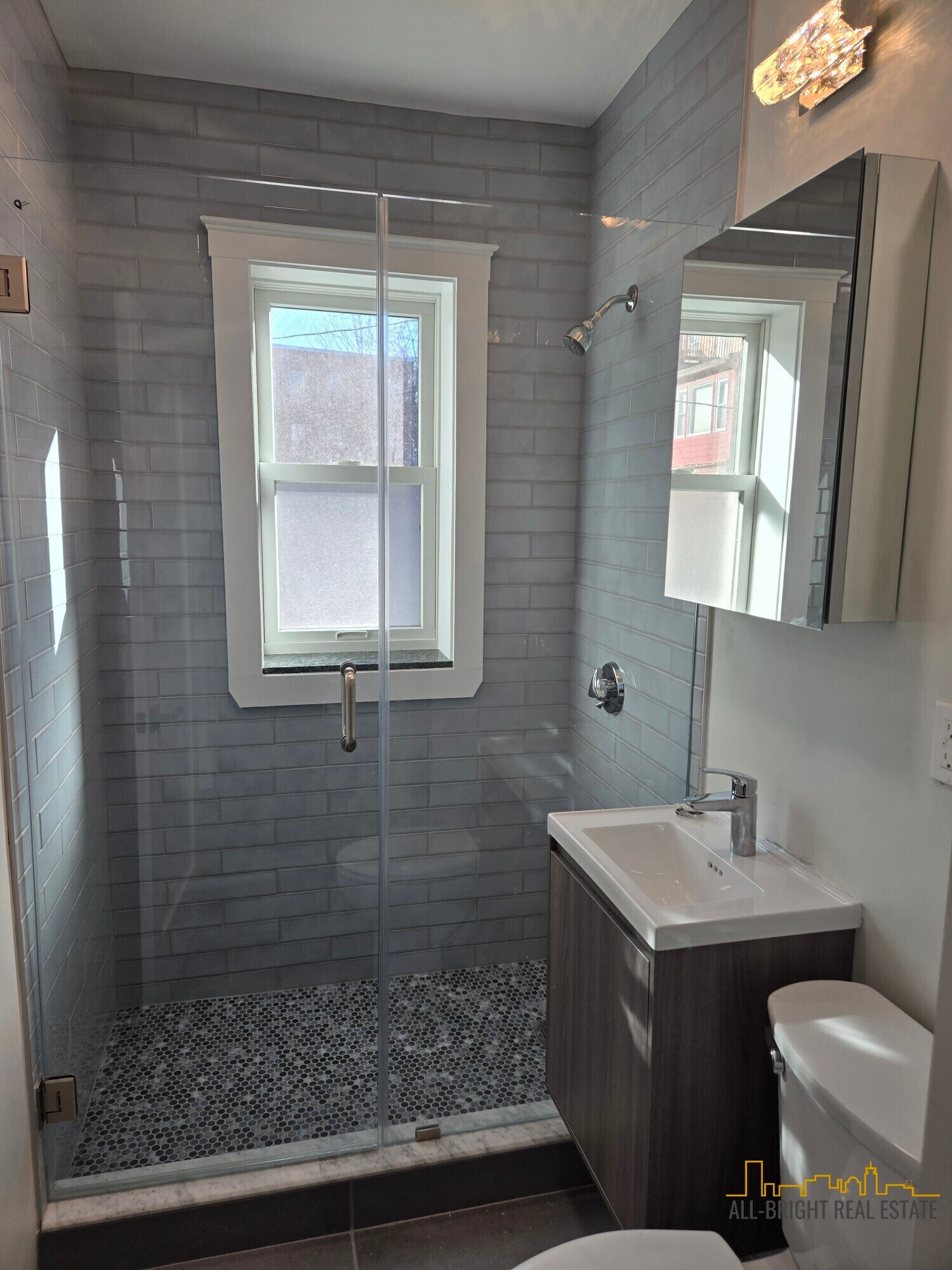 Building Photo - 369 Tappan St