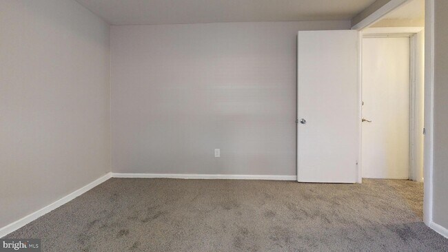 Building Photo - 2037 Beyer Ave