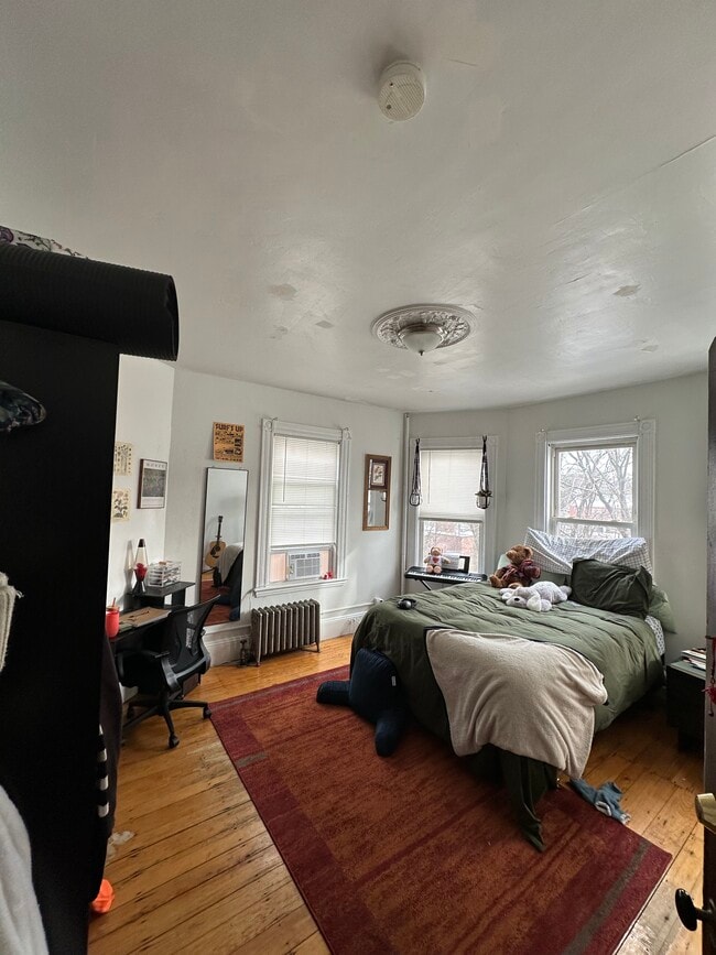 Building Photo - 803 Parker St