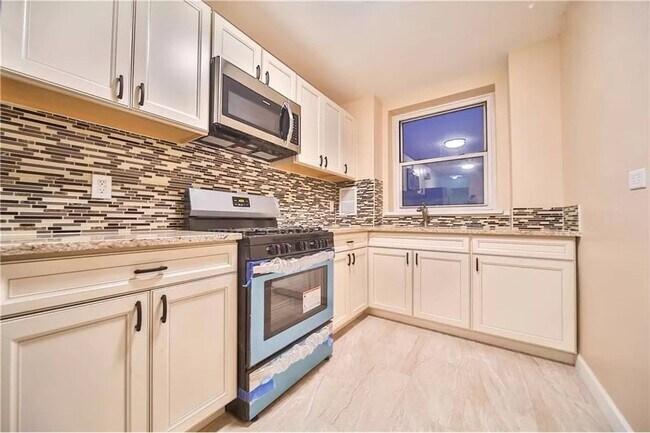 Building Photo - 1801 Ocean Ave