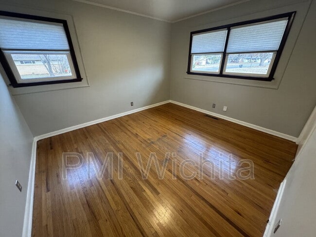 Building Photo - 9601 W Tee Ln